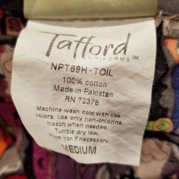 Tafford Uniforms Scrub Top Halloween Womens M Witches Pumpkins - Picture 6 of 8